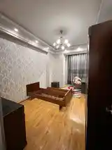 2-комн. квартира, 8 этаж, 60м², 102 мкр, доми Насл-5