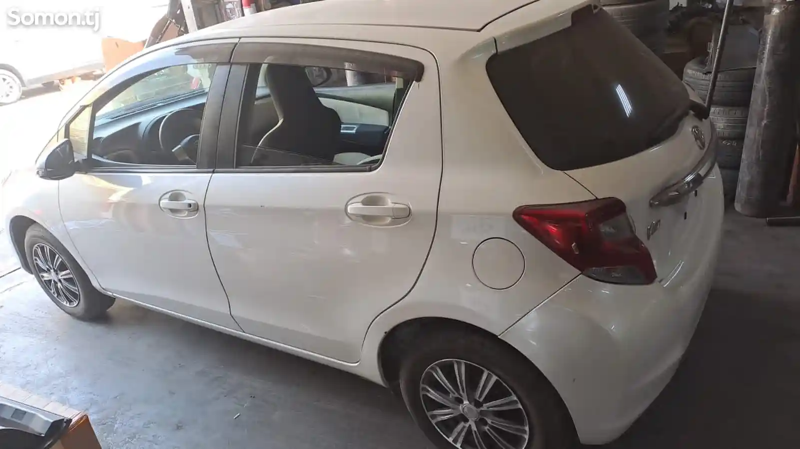 Toyota Vitz, 2015-4