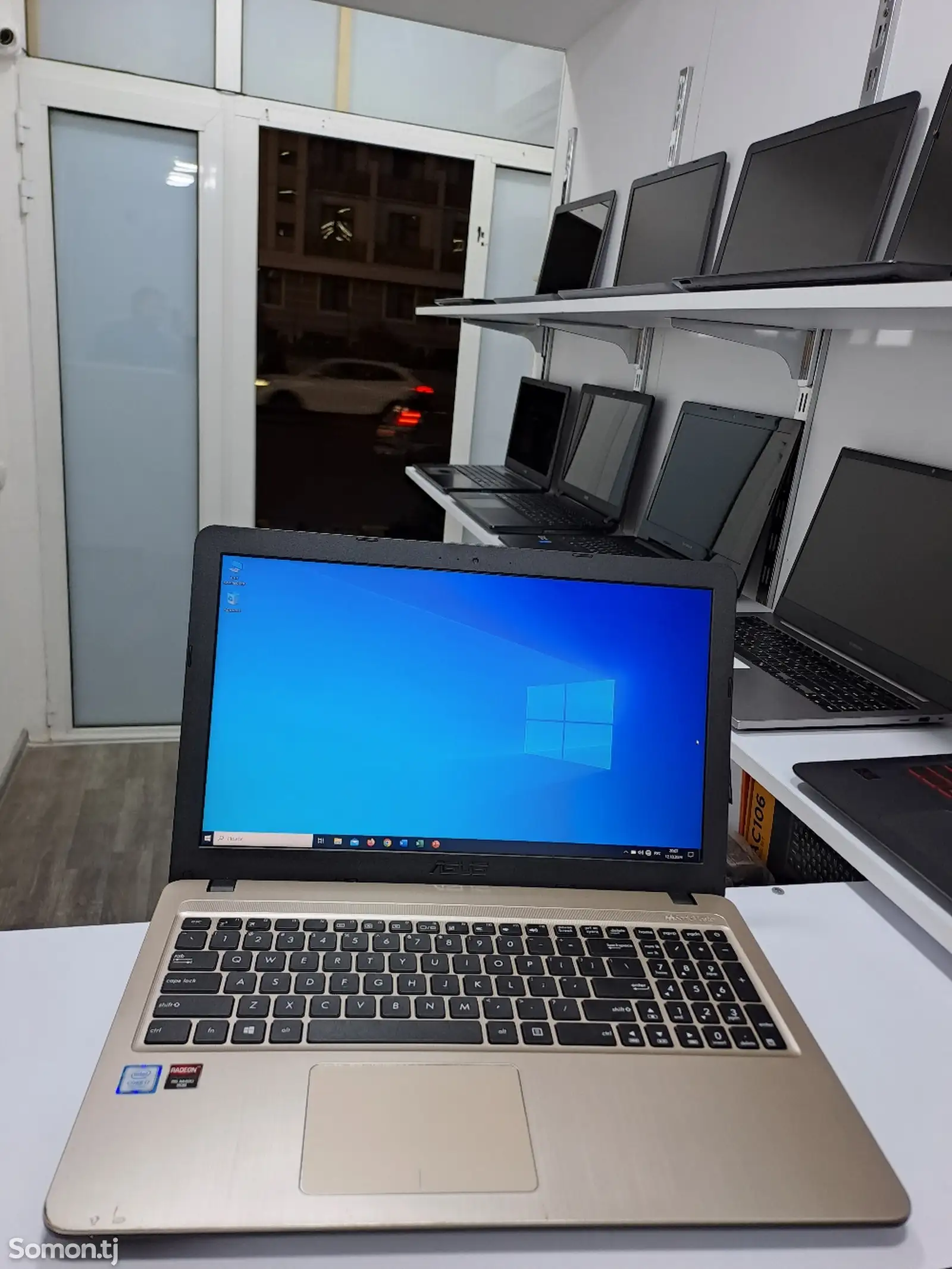 Ноутбук Asus core i7-7gen-1