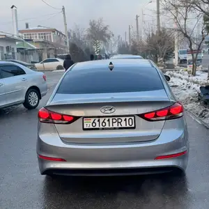 Hyundai Elantra, 2018