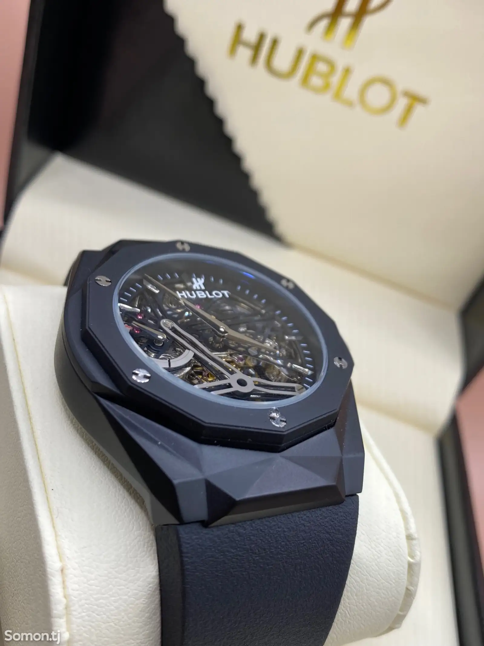 Часы Hublot-1