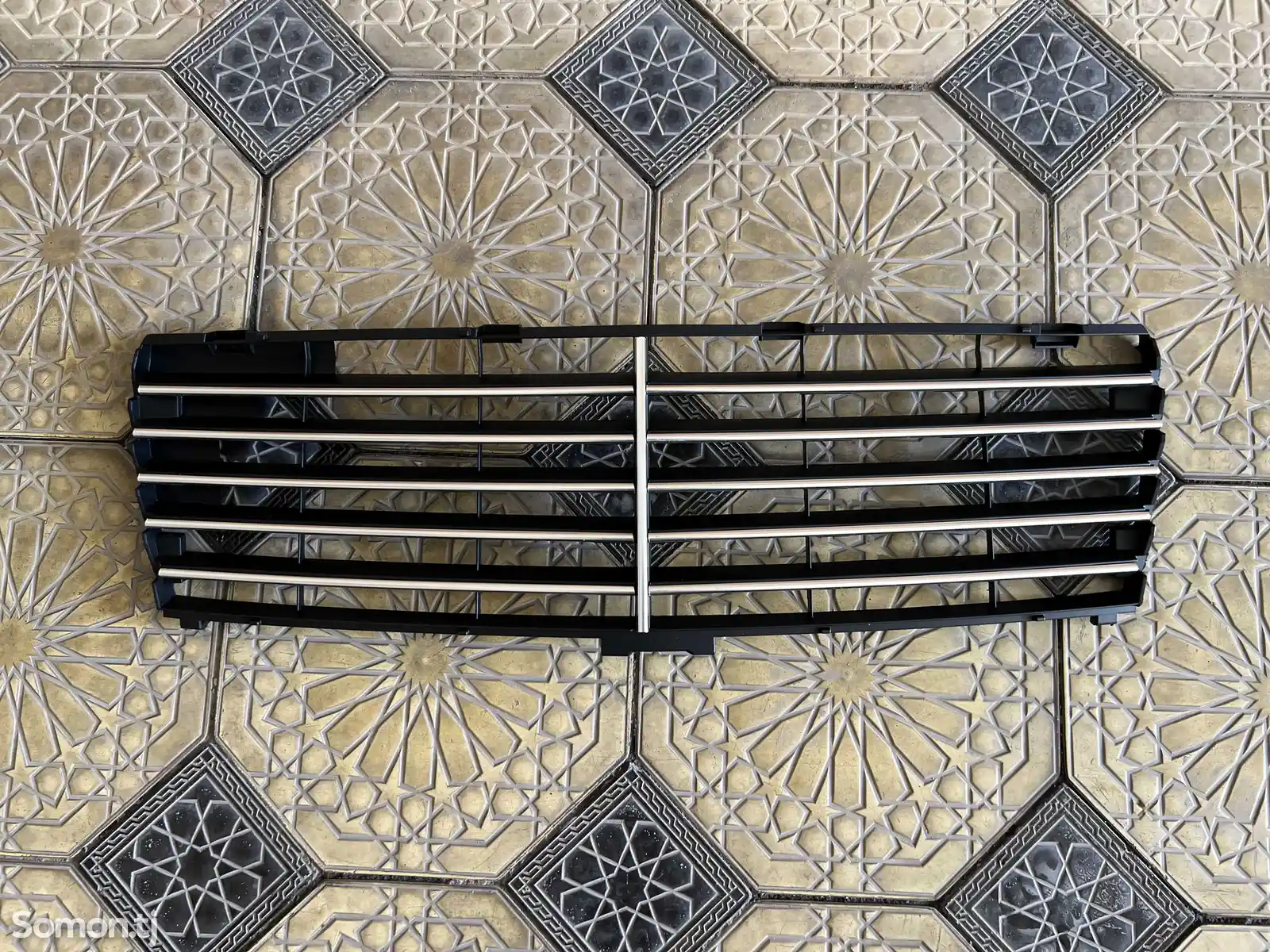 Облицовка решетки радиатора Mercedes-Benz-1