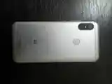 Xiaomi Mi A2 Lite-2