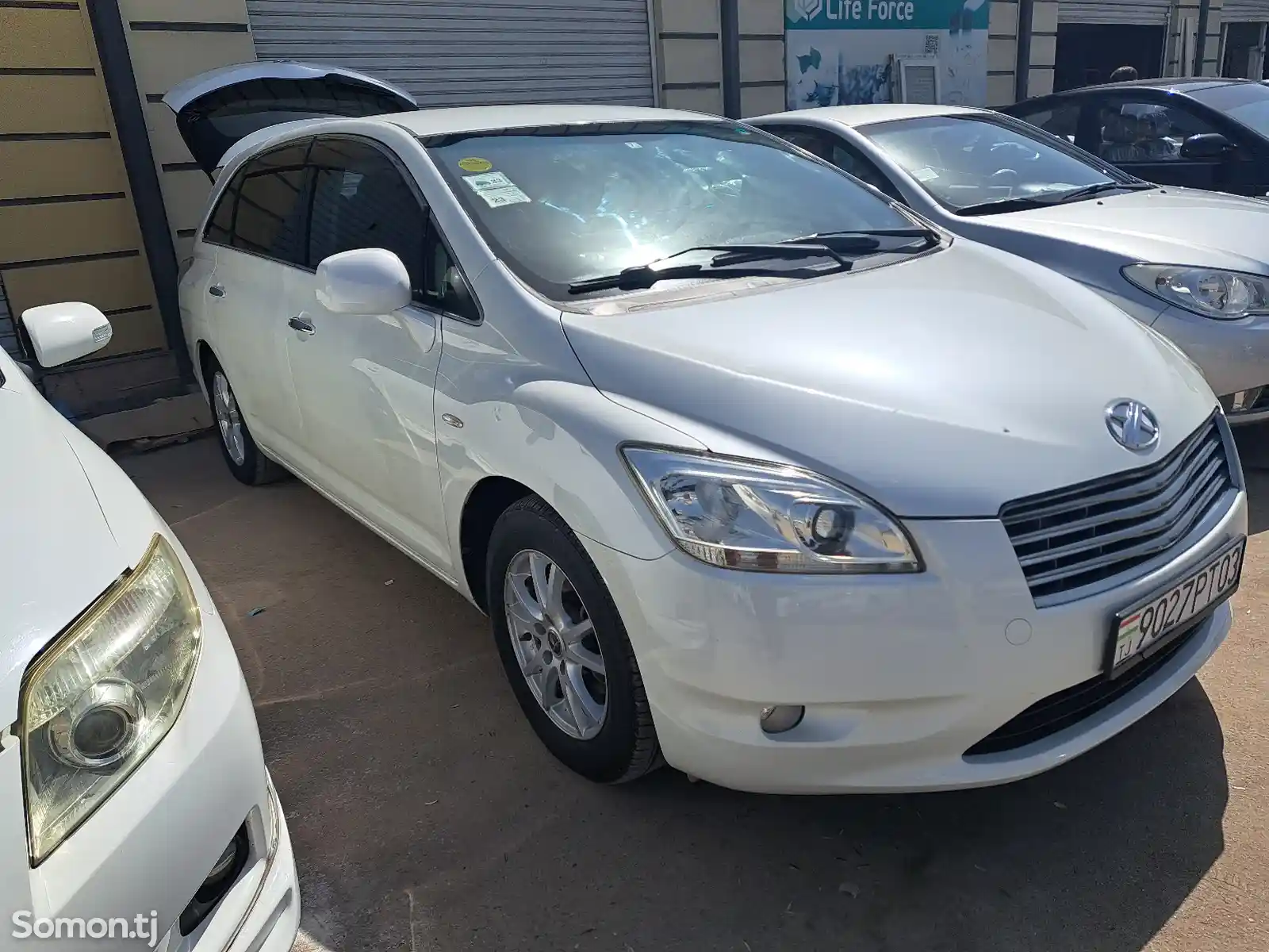 Toyota Mark X ZiO, 2010-7