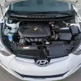 Hyundai Elantra, 2015-11