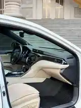 Toyota Camry, 2018-4