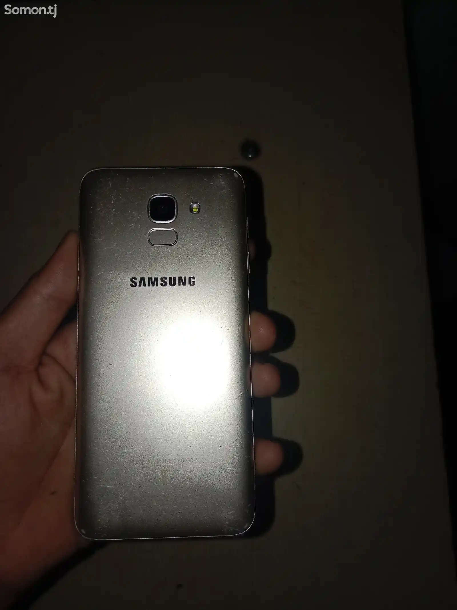 Samsung Galaxy J6-1