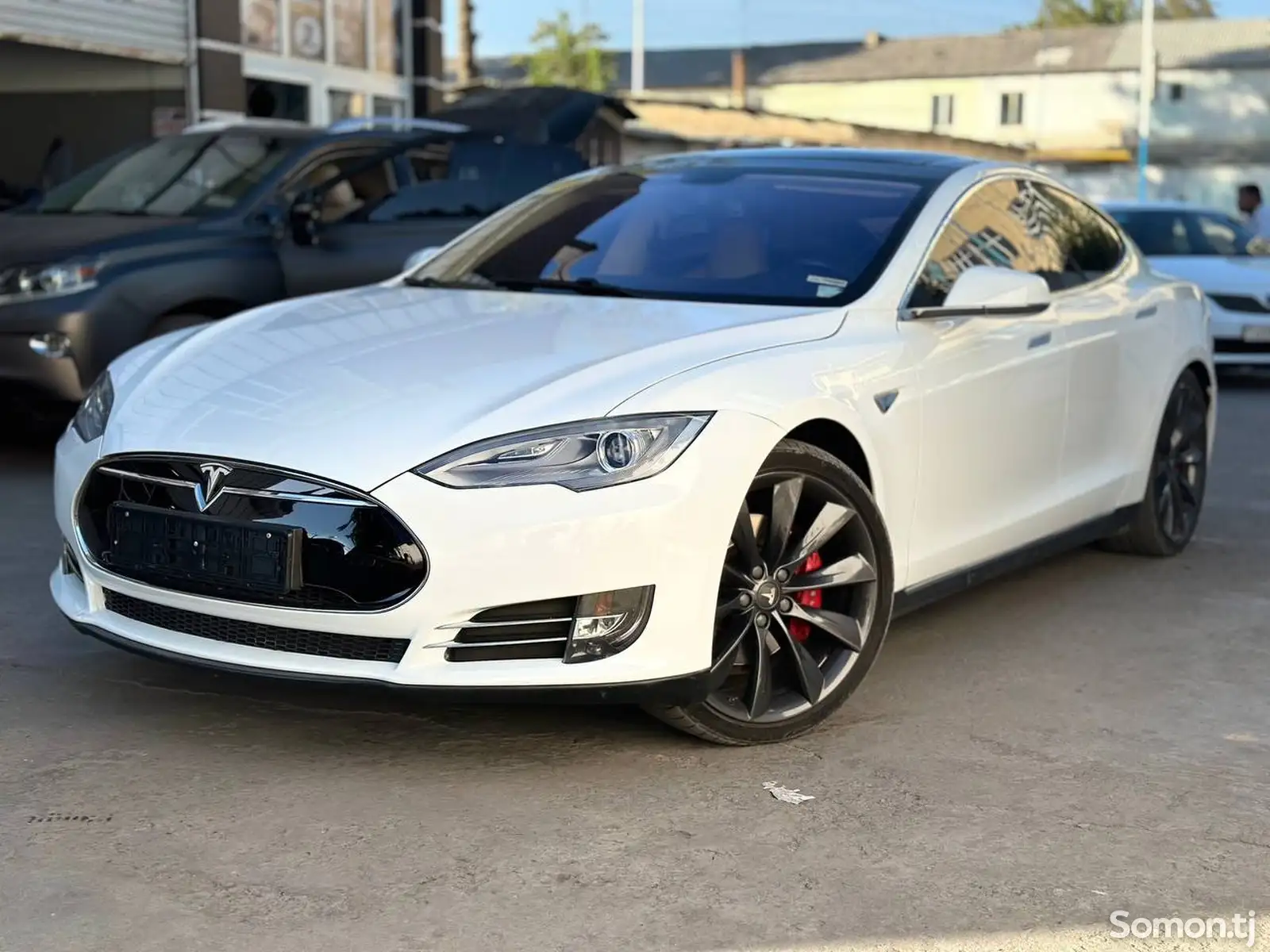 Tesla Model S, 2013-1