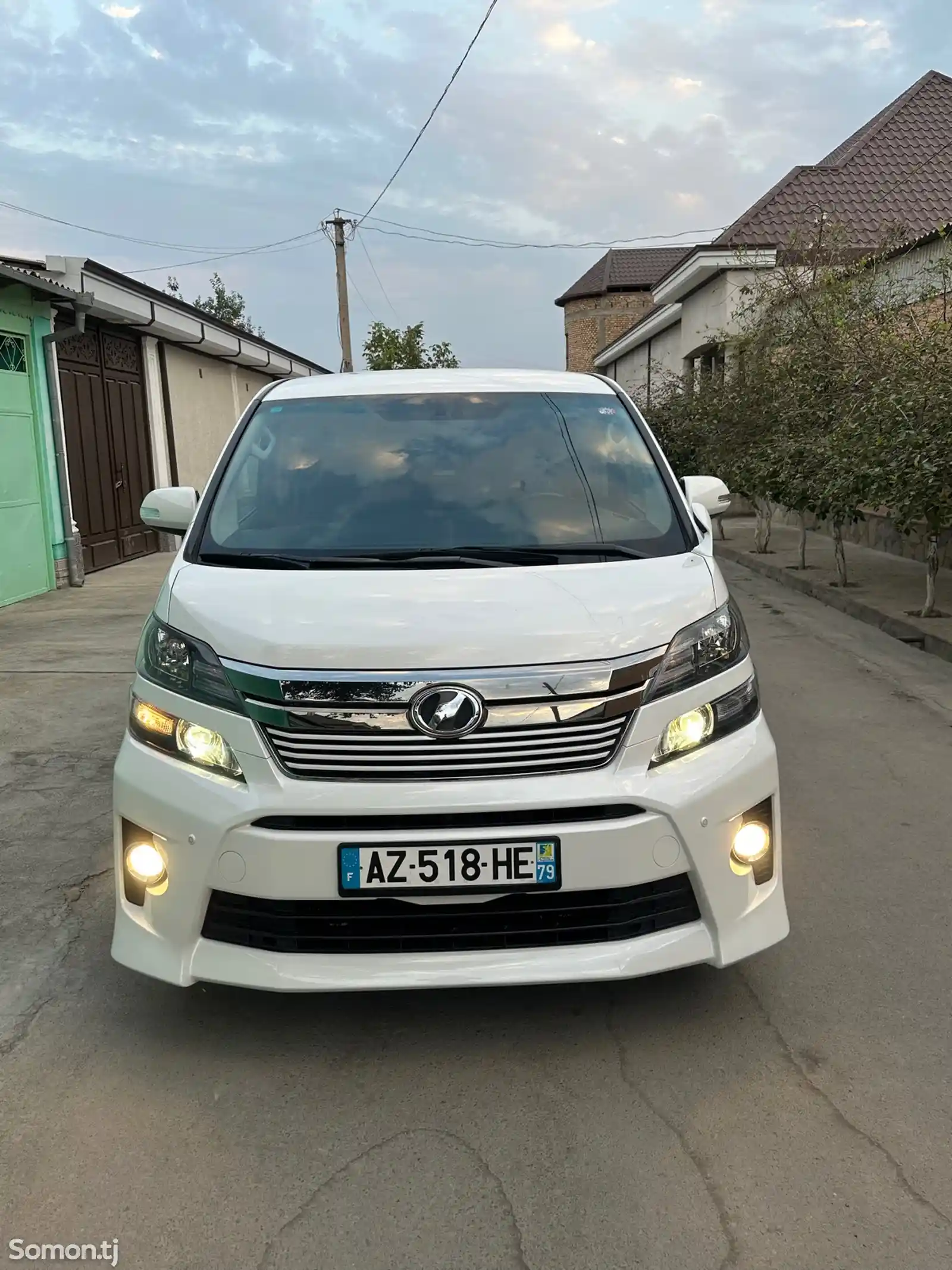 Toyota Vellfire, 2014-1