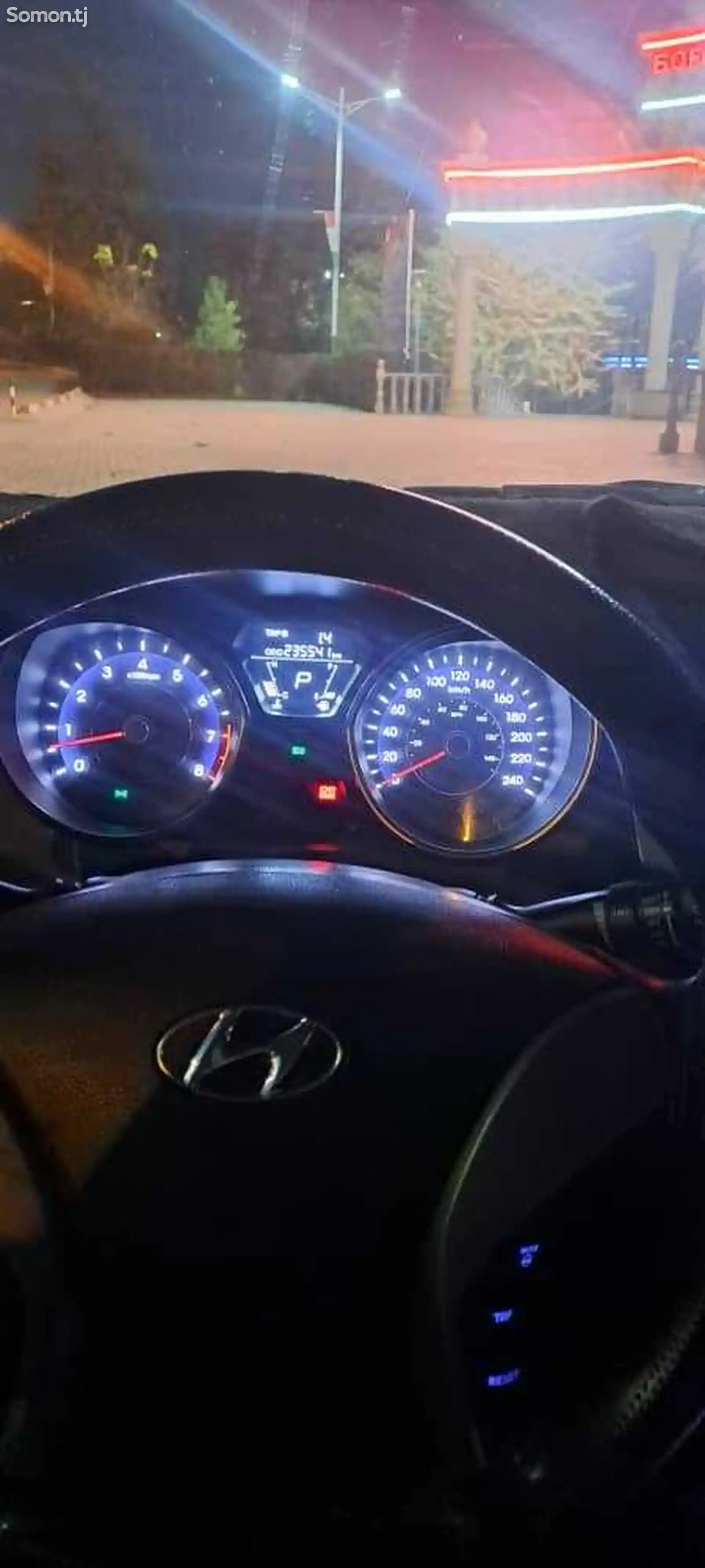 Hyundai Elantra, 2016-5