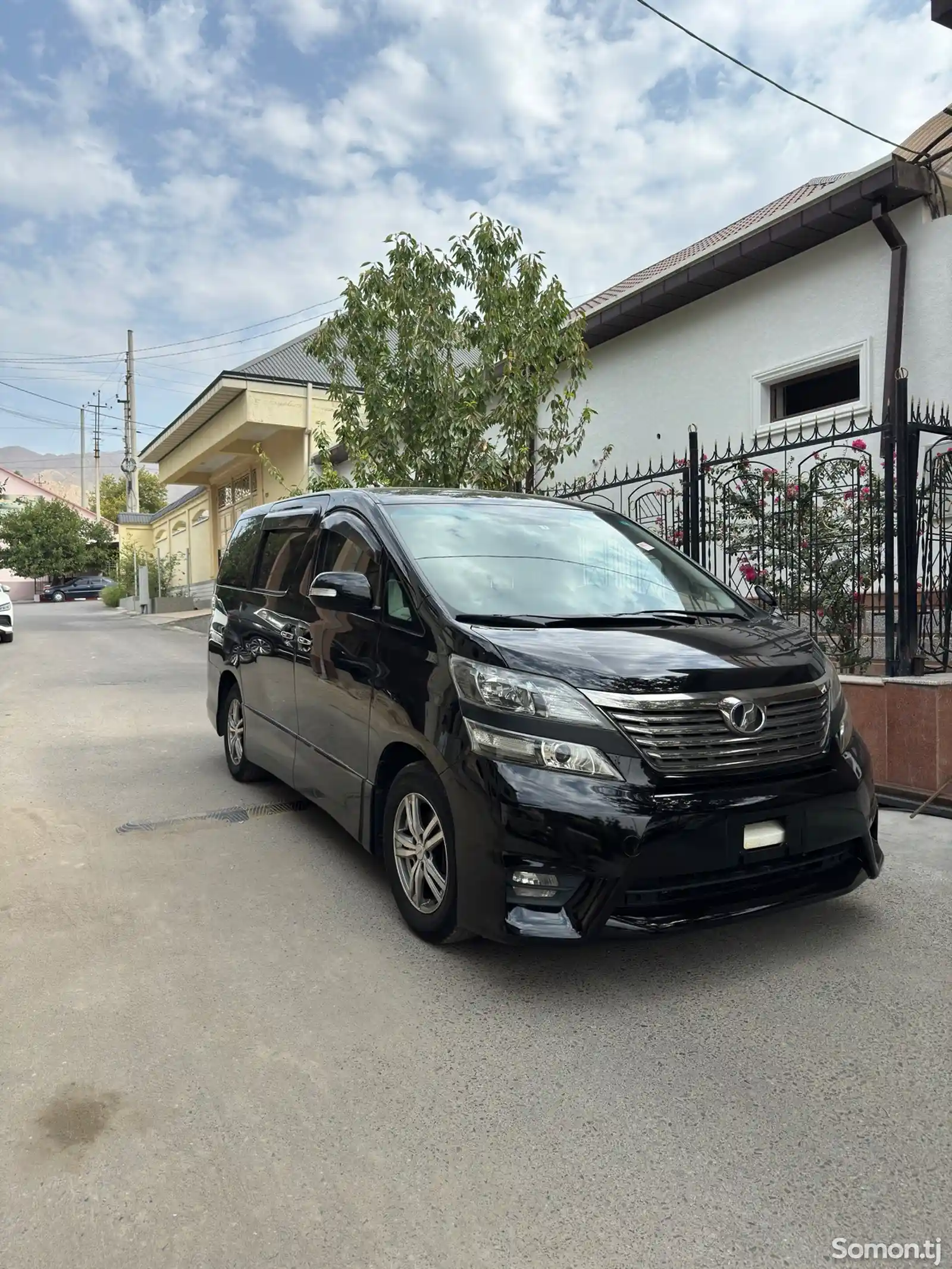 Toyota Vellfire, 2014-2