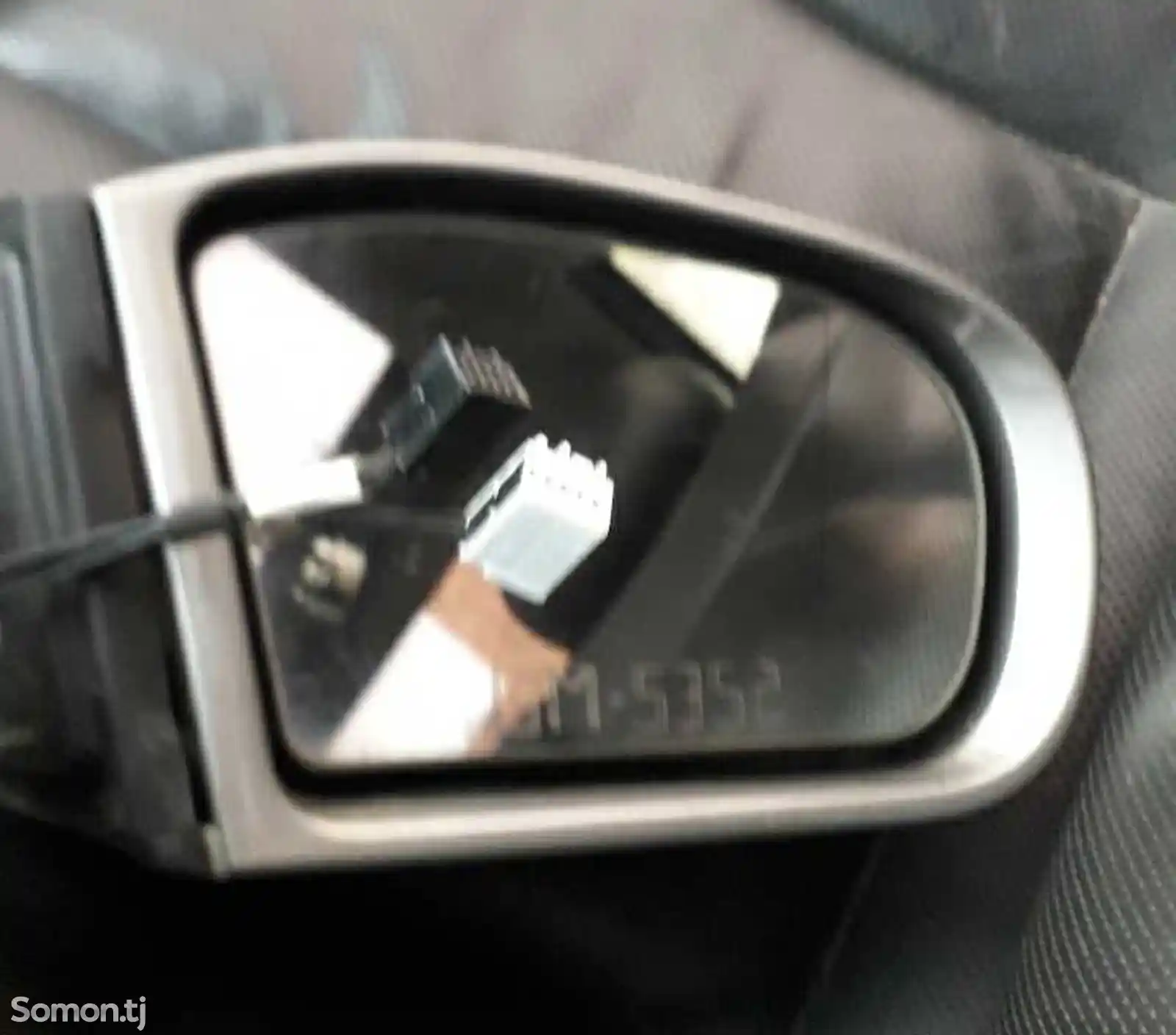 Зеркало заднего вида на Mercedes Benz-2