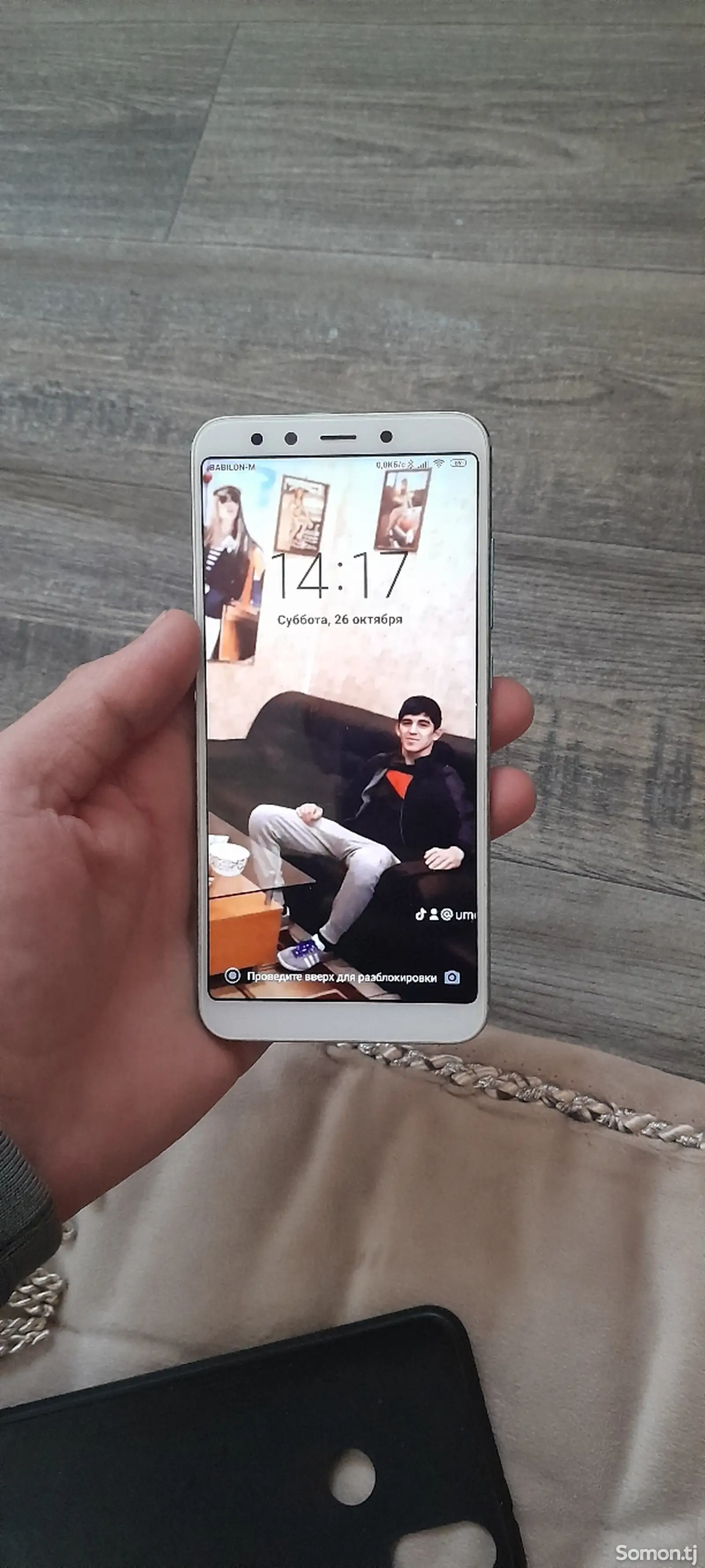 Телефон Xiaomi-6