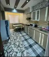 2-комн. квартира, Цокольный этаж, 70м², 18мкр-5