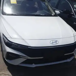 Hyundai Elantra, 2024