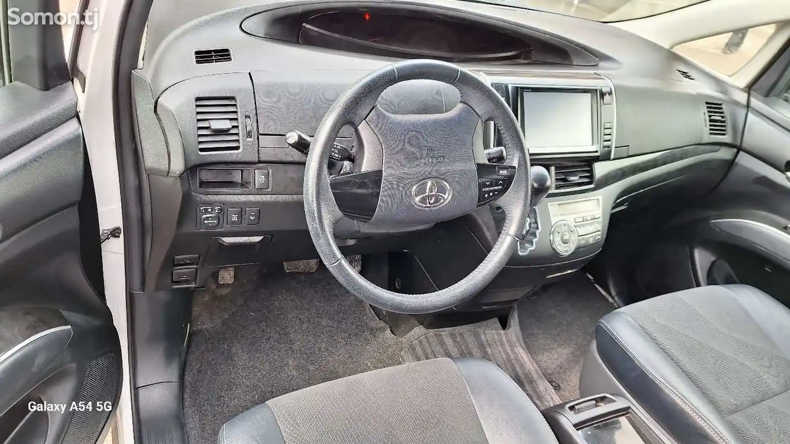 Toyota Estima, 2014-10
