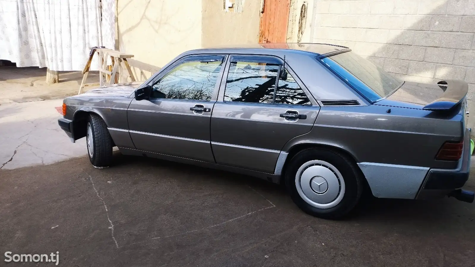 Mercedes-Benz W201, 1990-1