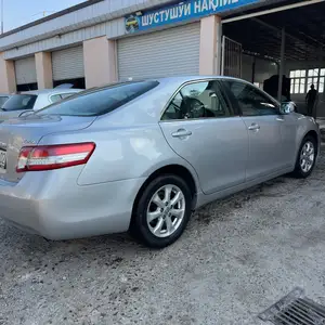 Toyota Camry, 2010