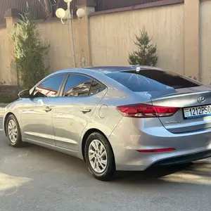 Hyundai Elantra, 2017