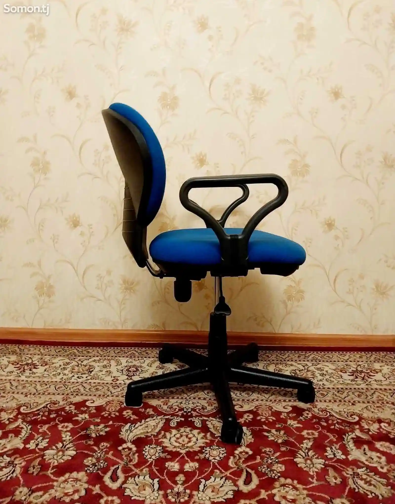 Офисное кресло-3