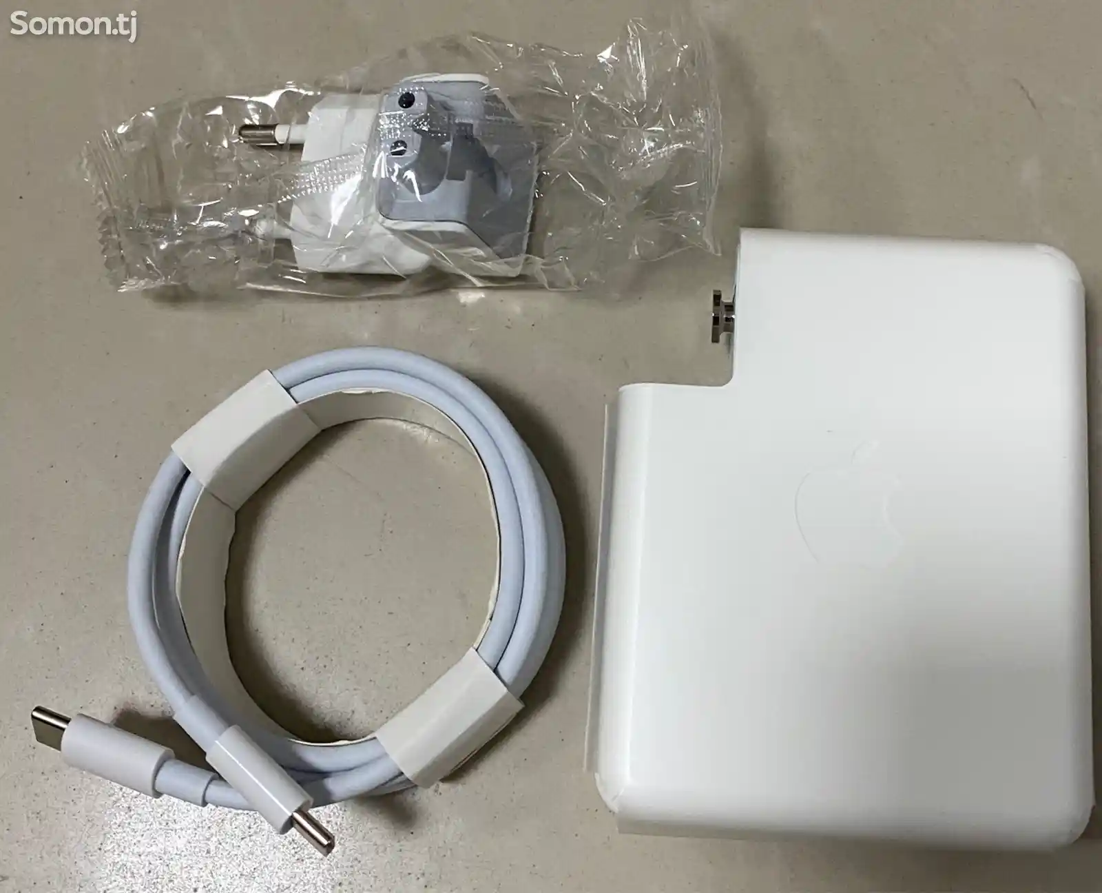 Блок питания Apple USB-C мощностью 140Вт для MacBook Pro-1
