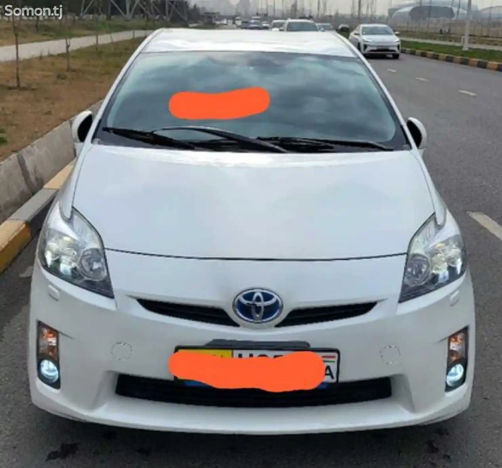 Лобовое стекло на Toyota Prius Japan