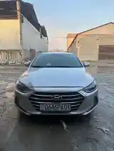 Hyundai Elantra, 2018-6