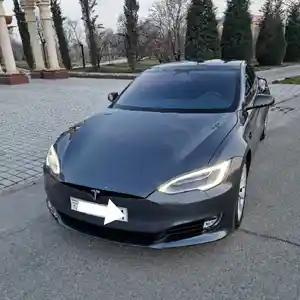Tesla Model S, 2018