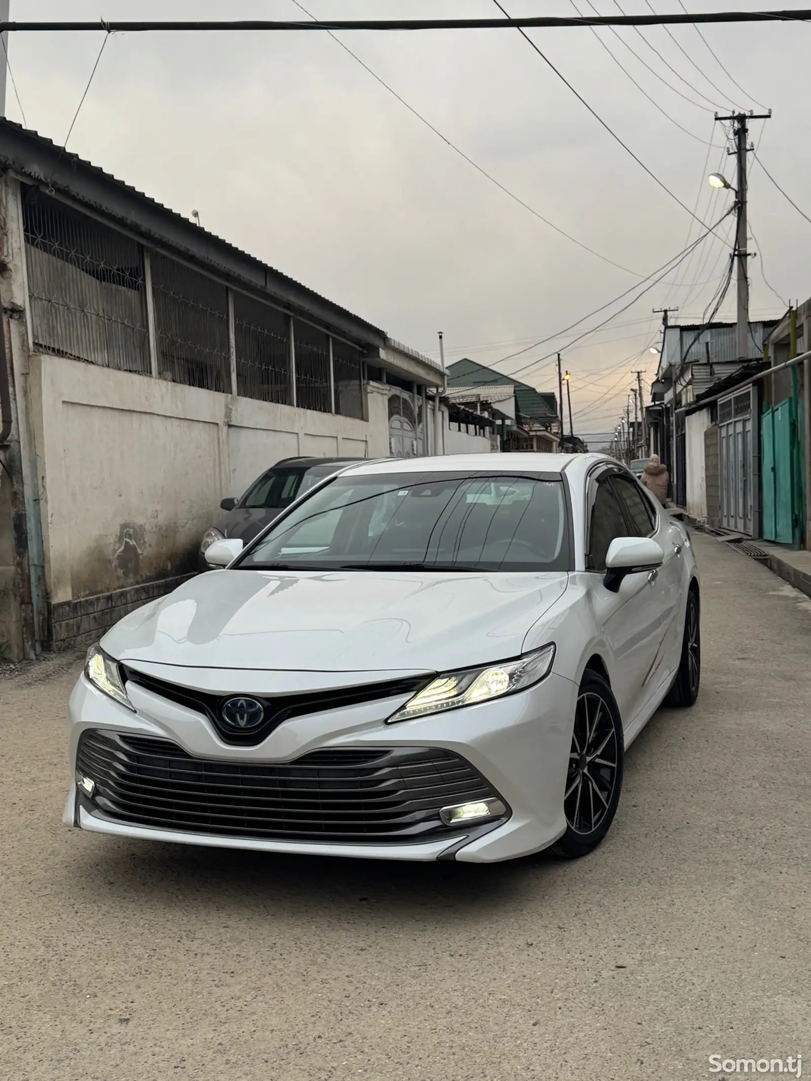 Toyota Camry, 2018-1