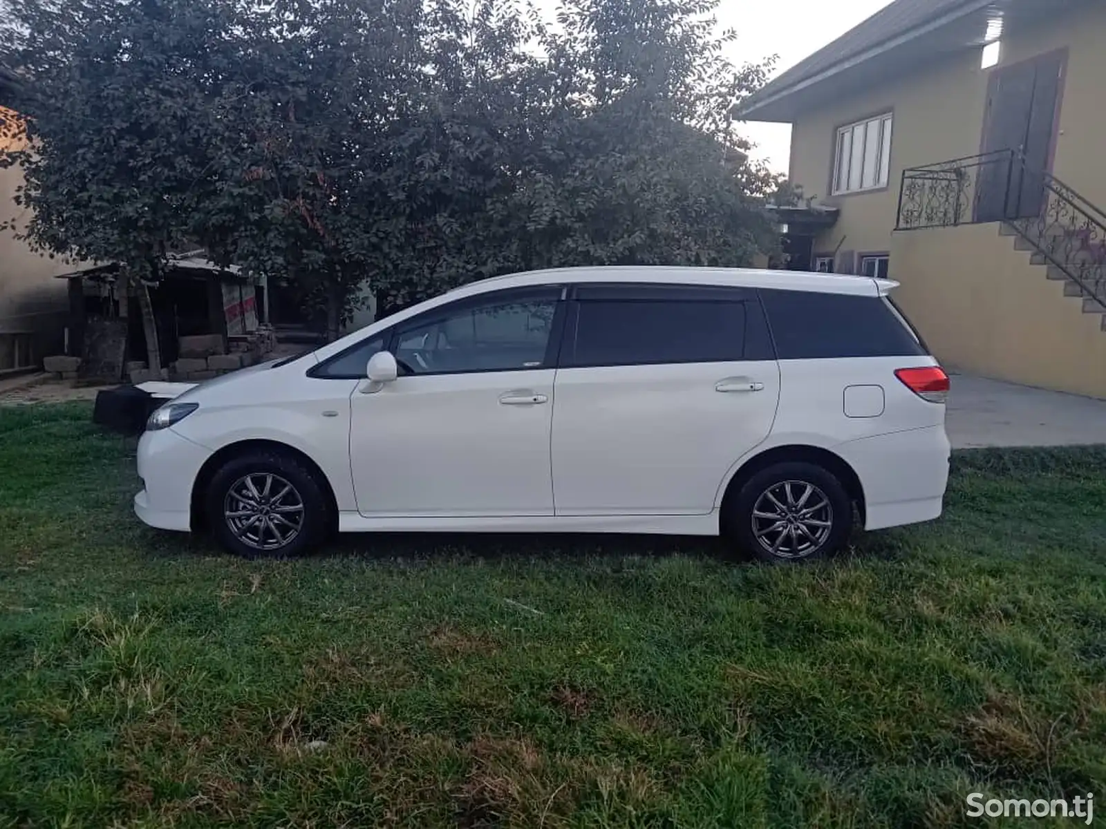 Toyota Wish, 2012-4