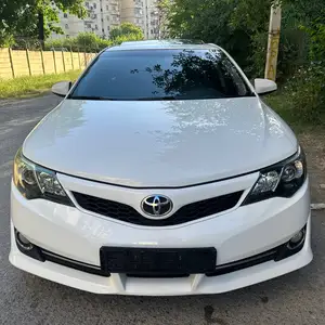 Toyota Camry, 2012