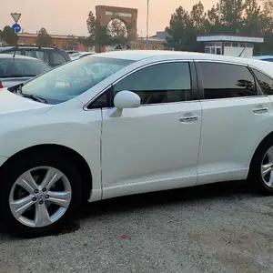 Toyota Venza, 2011