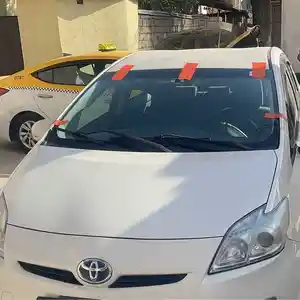 Лобовое стекло от Toyota Prius