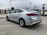 Hyundai Elantra, 2018-9