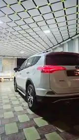 Toyota RAV 4, 2017-6