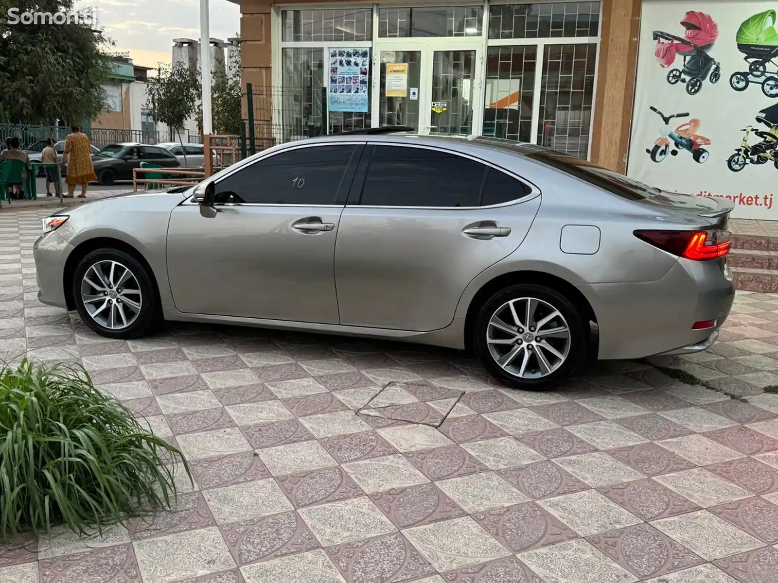 Lexus ES series, 2016-5