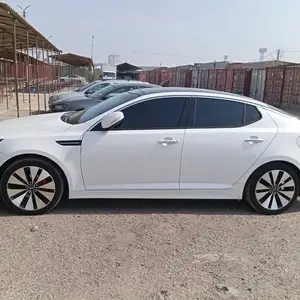 Kia K5, 2011