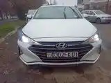 Hyundai Elantra, 2020-6