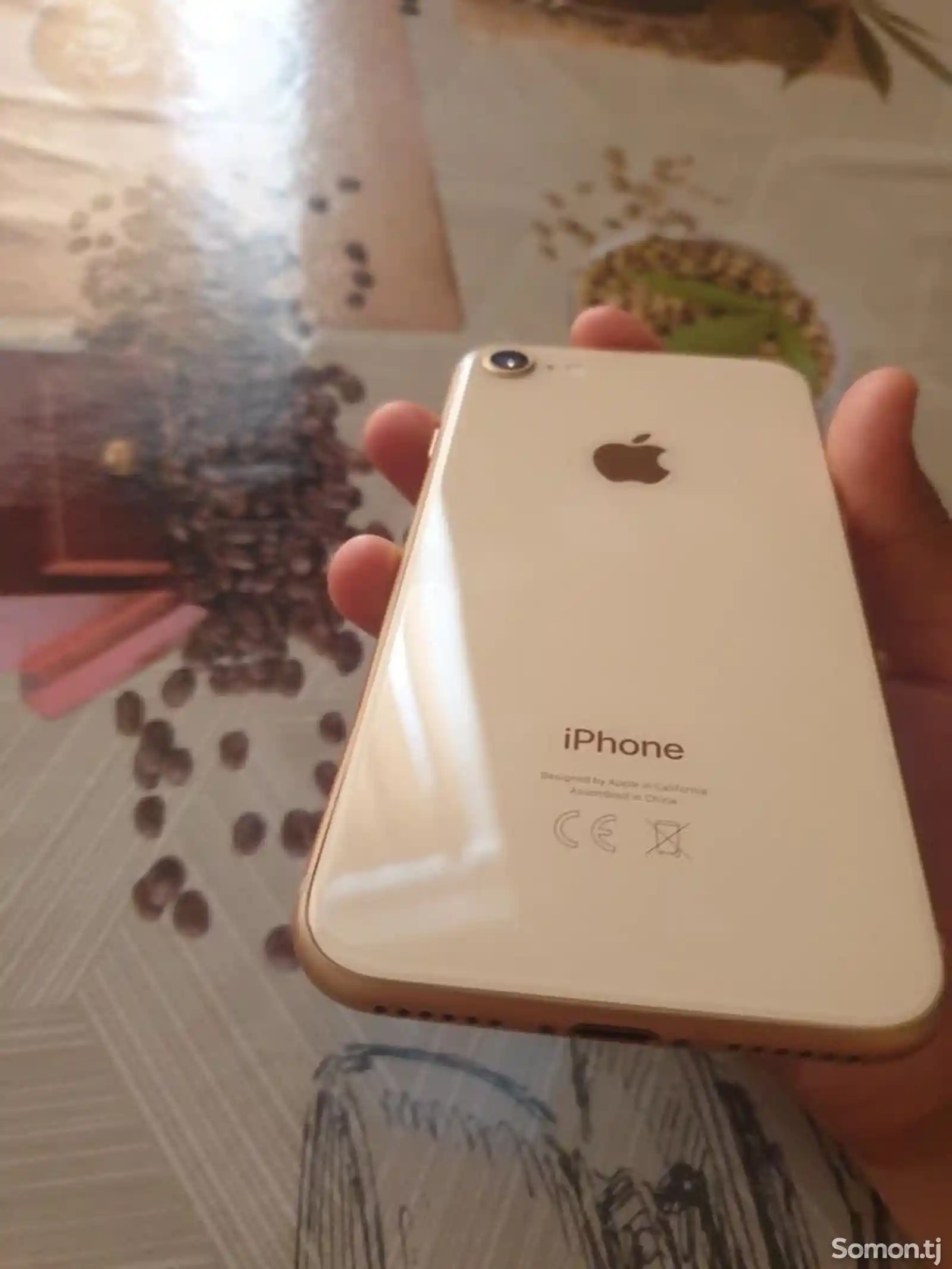 Apple iPhone 8, 64 gb, Gold-2