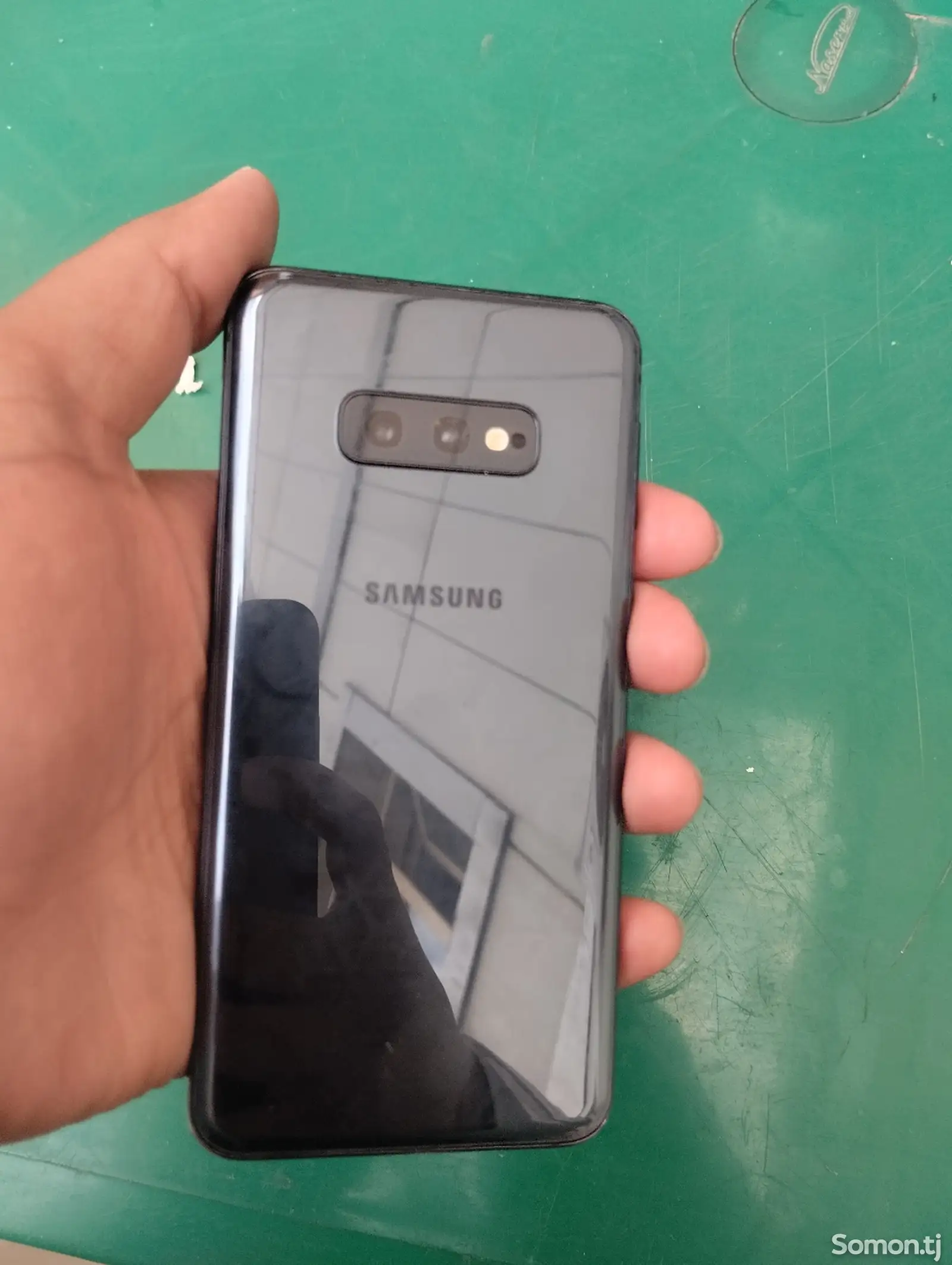 Samsung galaxy s10 e-3