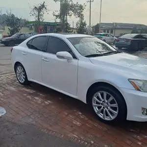 Lexus IS series, 2009