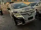 Nissan Elgrand, 2015-11