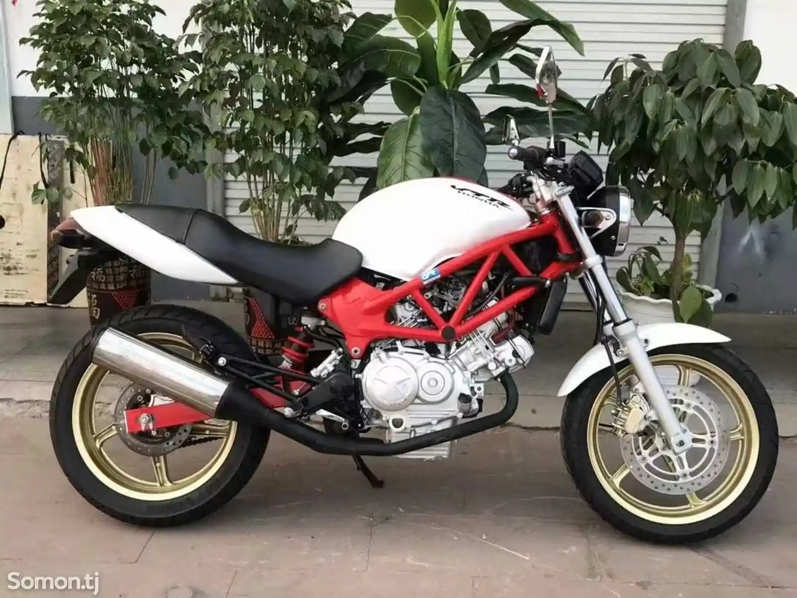 Мотоцикл Honda VTR-250cc на заказ-3