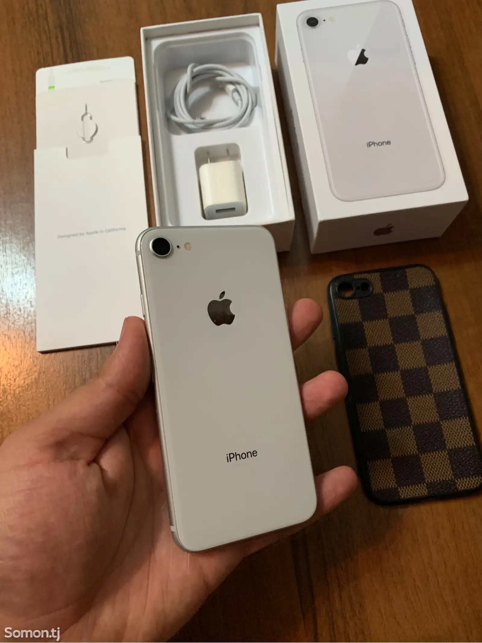 Apple iPhone 8, 64 gb, Silver-1