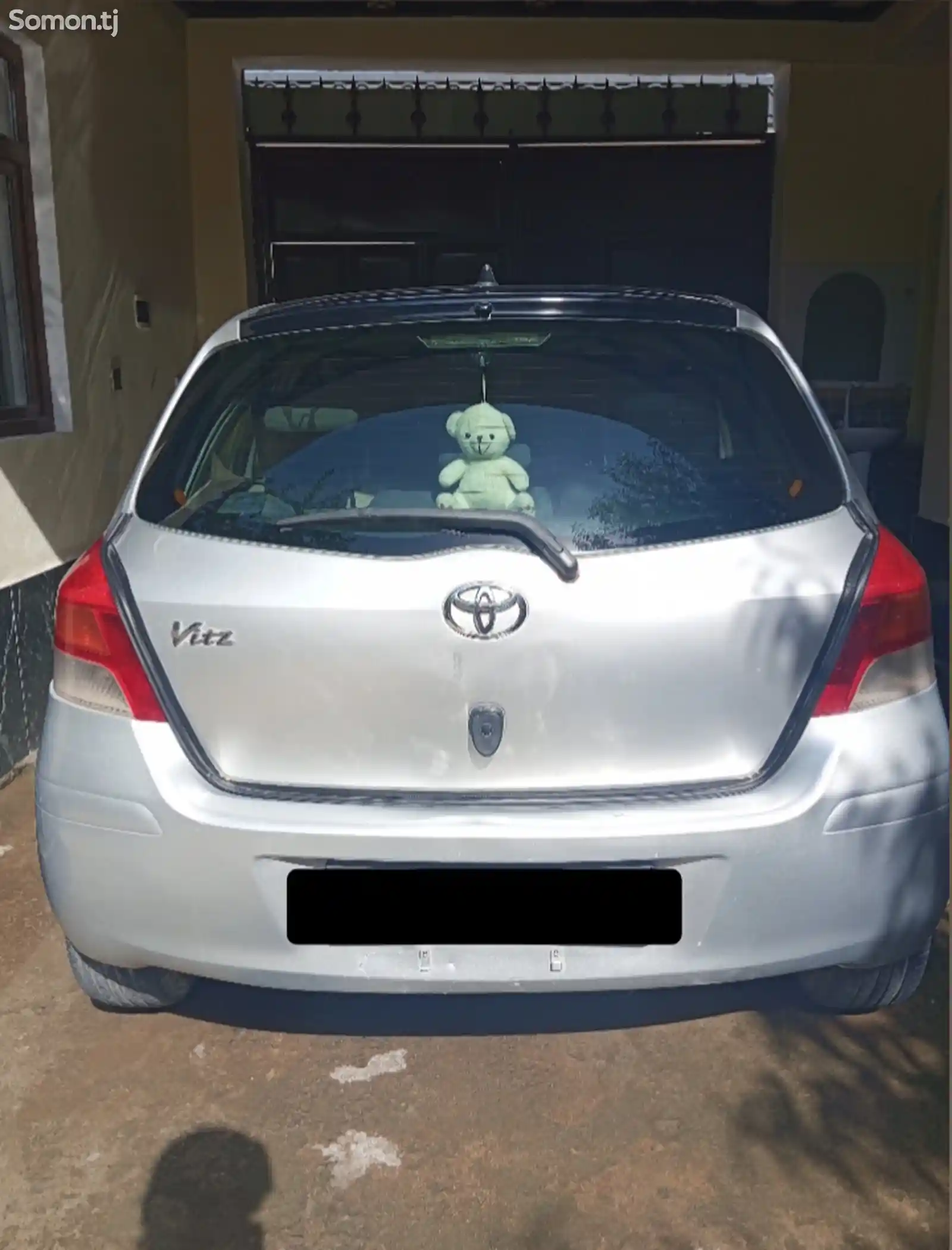 Toyota Vitz, 2009-2