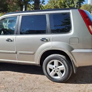 Nissan X-Trail, 2004