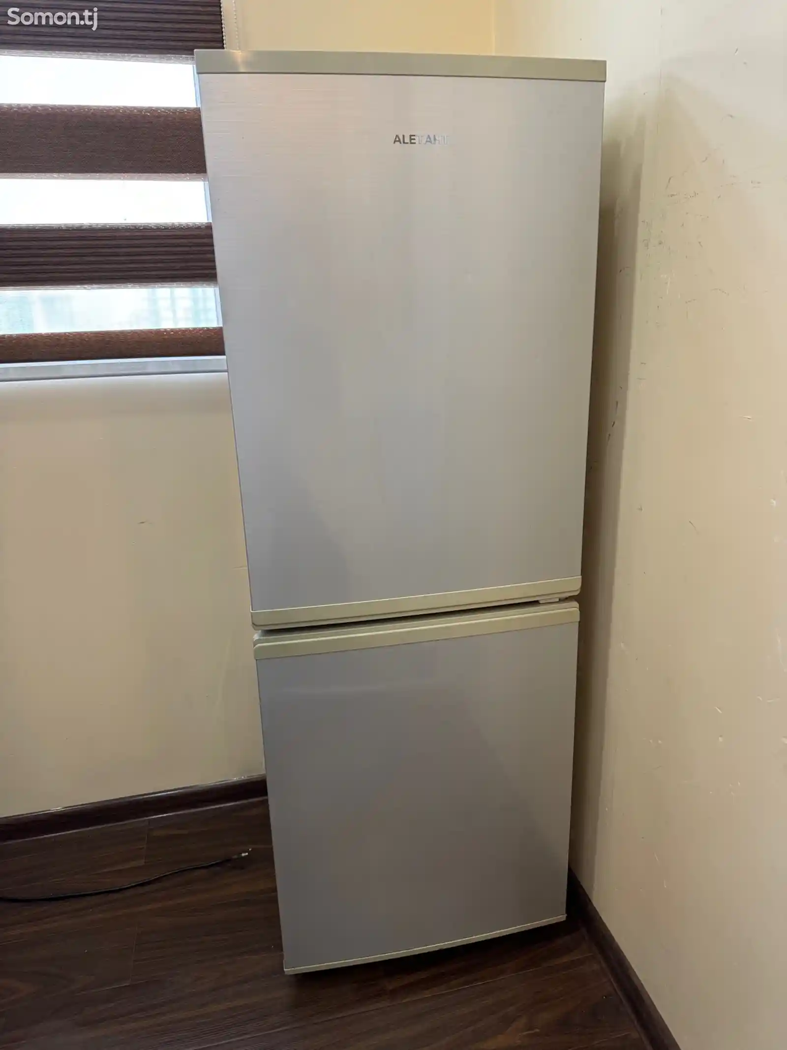 Холодильник Aletaht-4