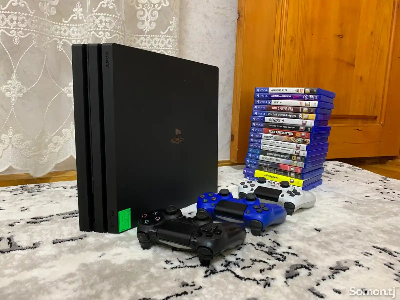 Игровая приставка SonyPlayStation 4 Pro-1