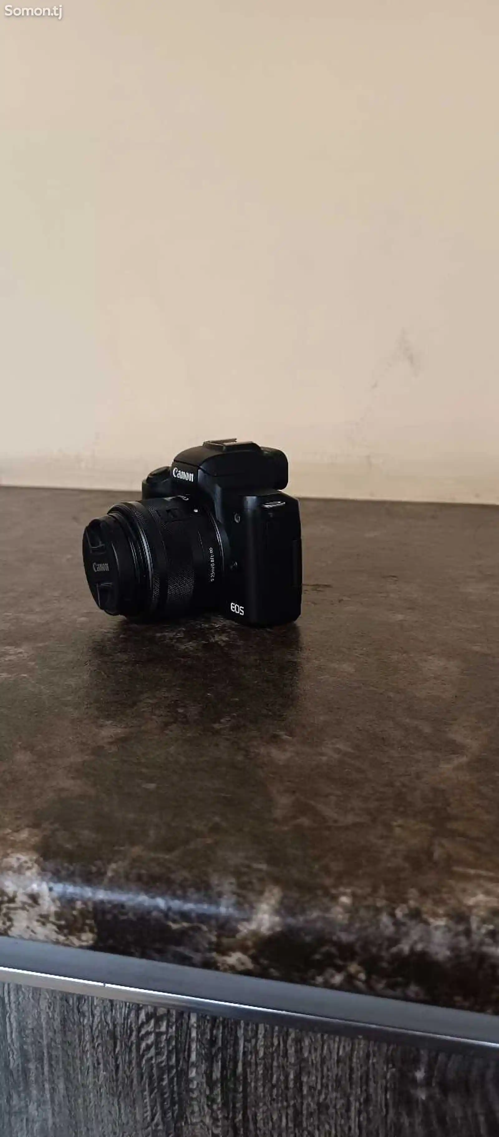 Видеокамера Canon m50-2
