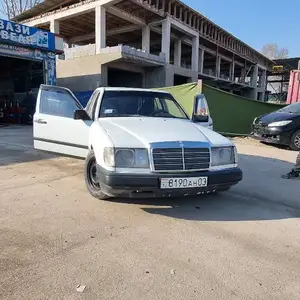 Mercedes-Benz W124, 1988